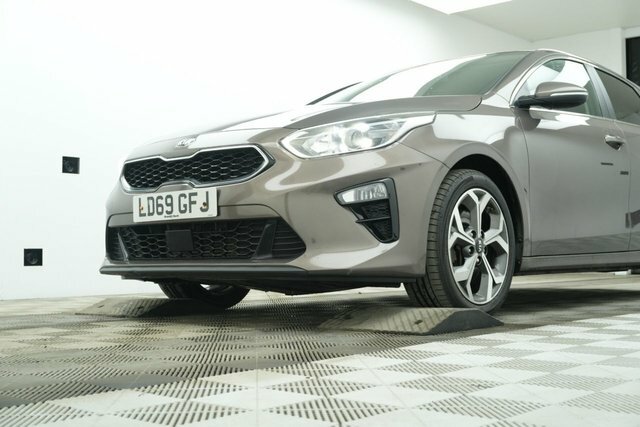 Kia Ceed Crdi 3 Hatchback Brown #5
