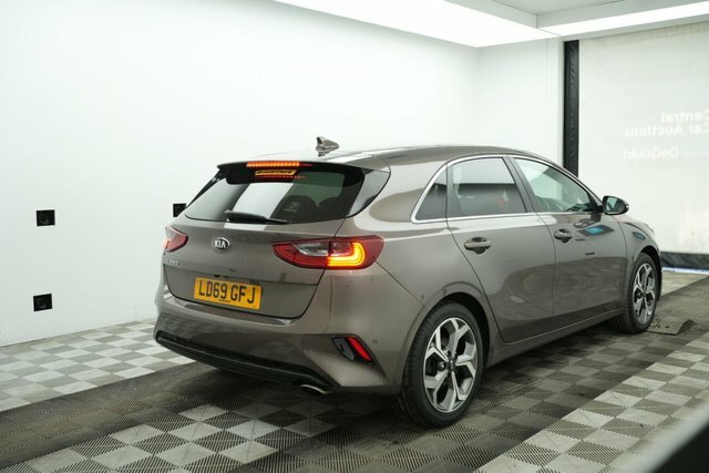 Kia Ceed Crdi 3 Hatchback Brown #3