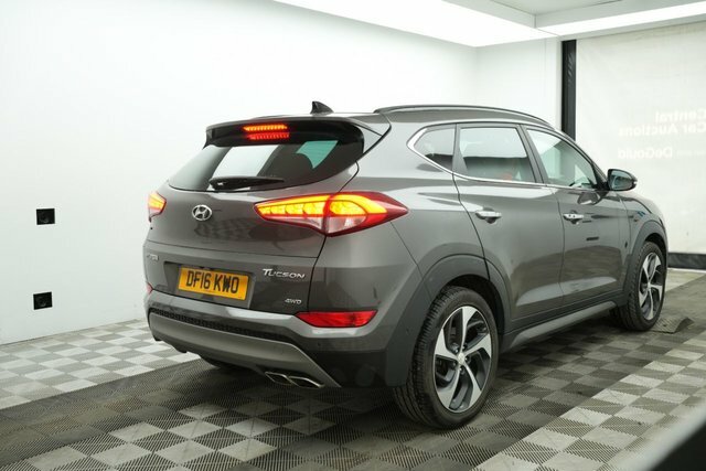 Hyundai Tucson 1.7 Tucson Premium Se Blue Drive 2Wd Crdi Semi-aut White #3