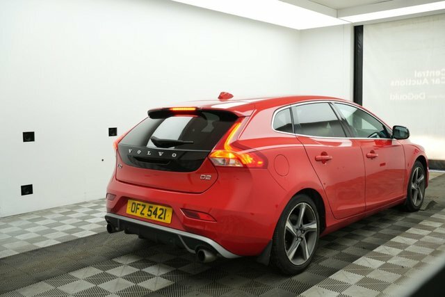 Volvo V40 D2 R-design Hatchback Red #3