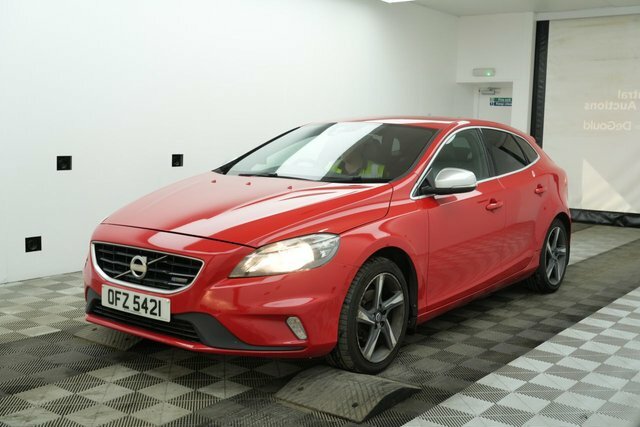 Volvo V40 D2 R-design Hatchback Red #2