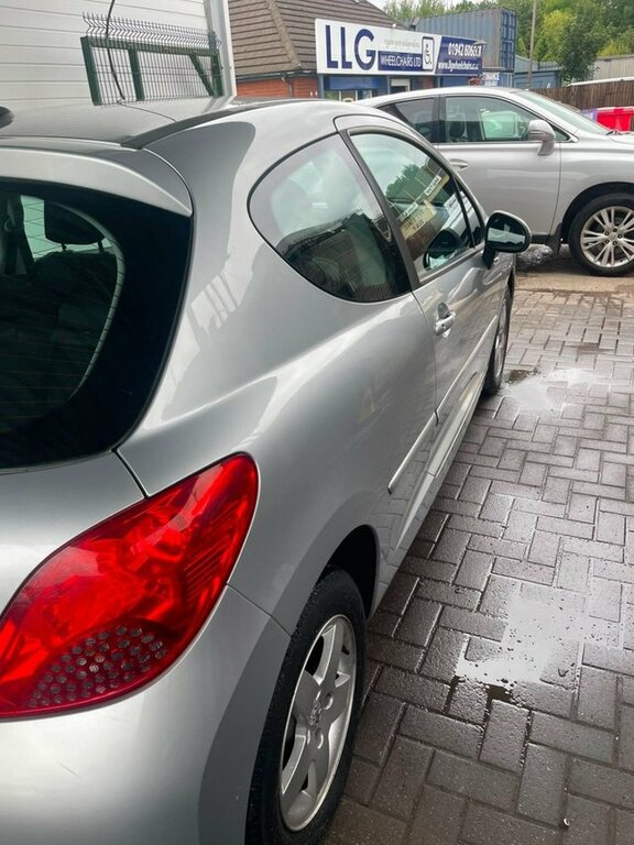 Peugeot 207 72 Bhp Silver #4