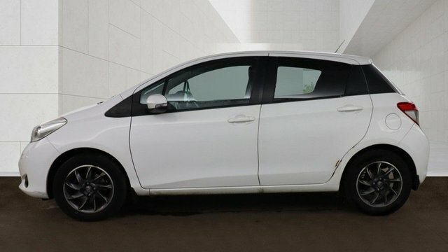 Toyota Yaris Vvt-i Edition Hatchback White #6