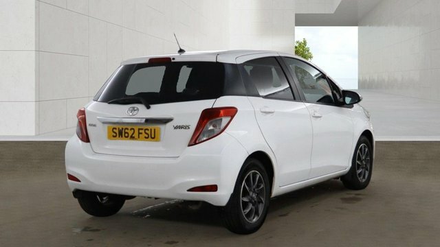 Toyota Yaris Vvt-i Edition Hatchback White #4