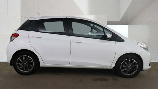 Toyota Yaris Vvt-i Edition Hatchback White #5