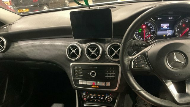 Mercedes-Benz A Class 1.5 A180d Amg White #13
