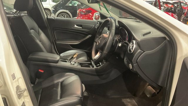 Mercedes-Benz A Class 1.5 A180d Amg White #11