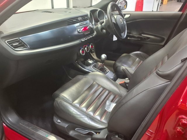 Alfa Romeo Giulietta 1.4 Tb Red #20