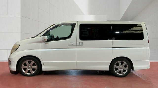 Nissan Elgrand Mpv White #6
