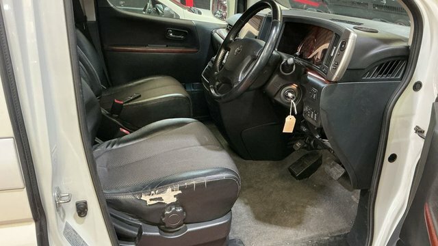 Nissan Elgrand 3.5 3.5 White #9