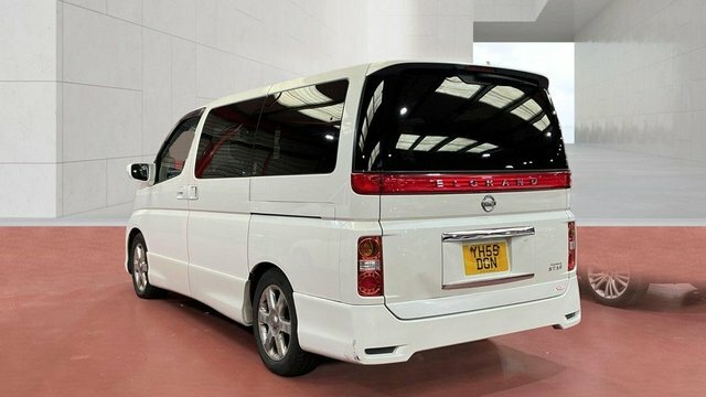 Nissan Elgrand Mpv White #3