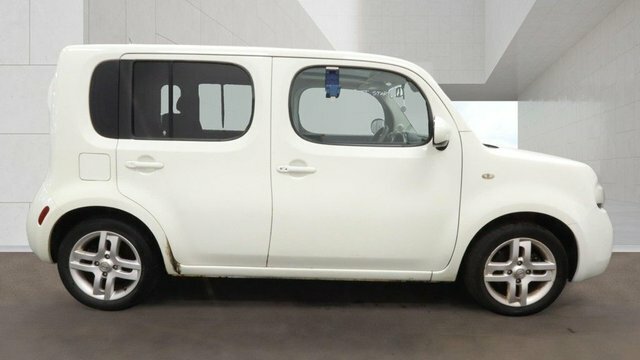 Nissan Cube Kaizen Hatchback White #5