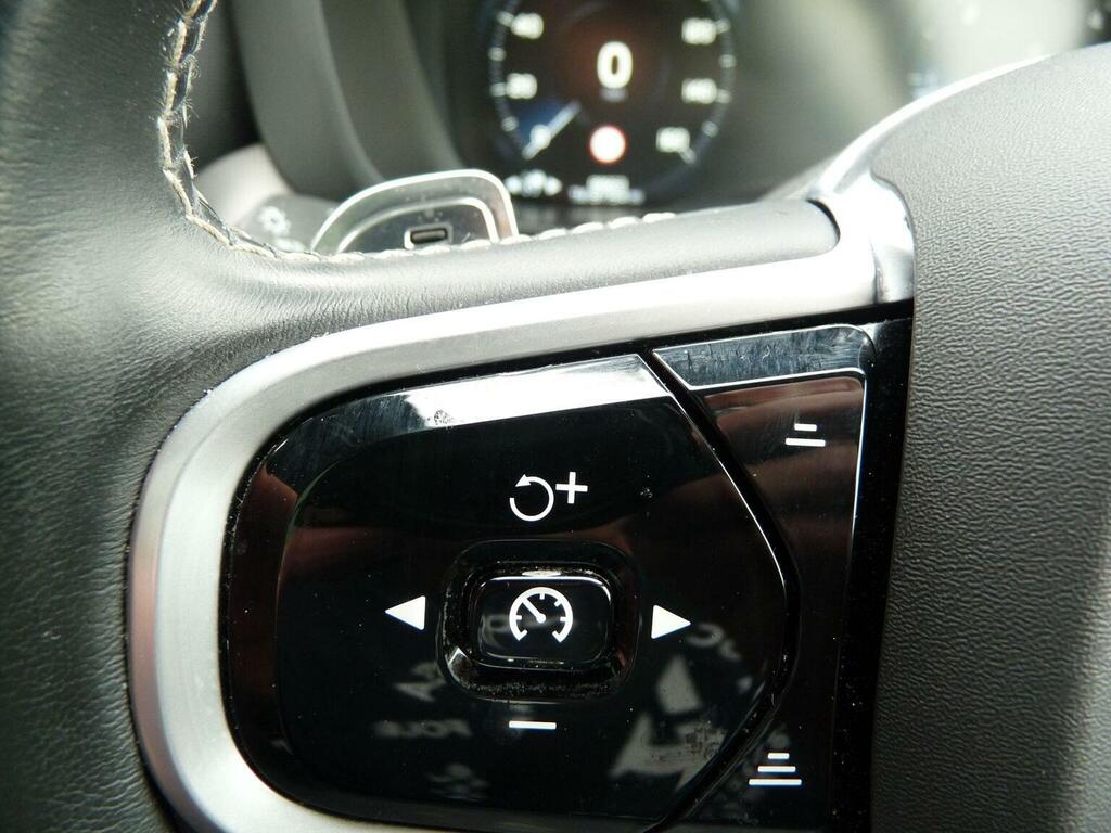 Volvo XC60 Silver #26