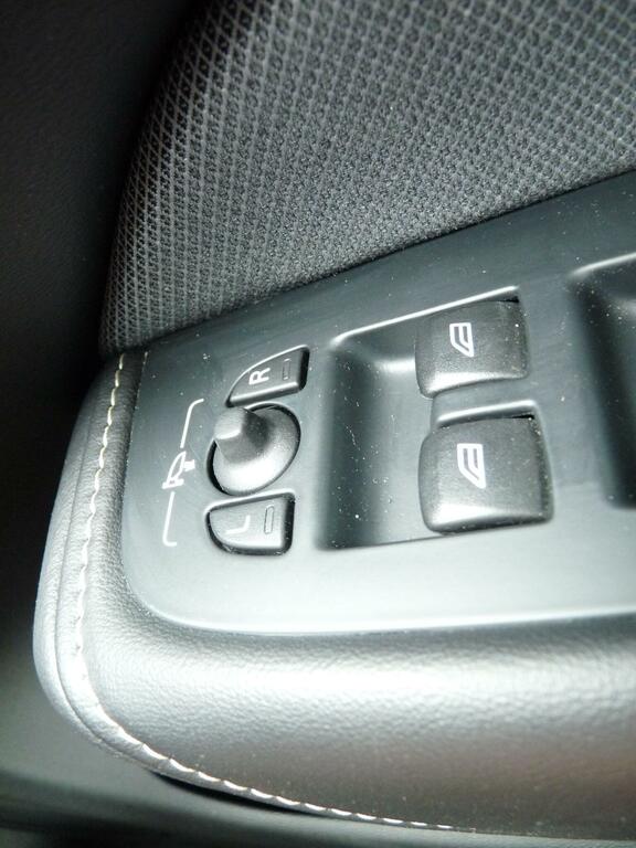 Volvo XC60 Silver #23