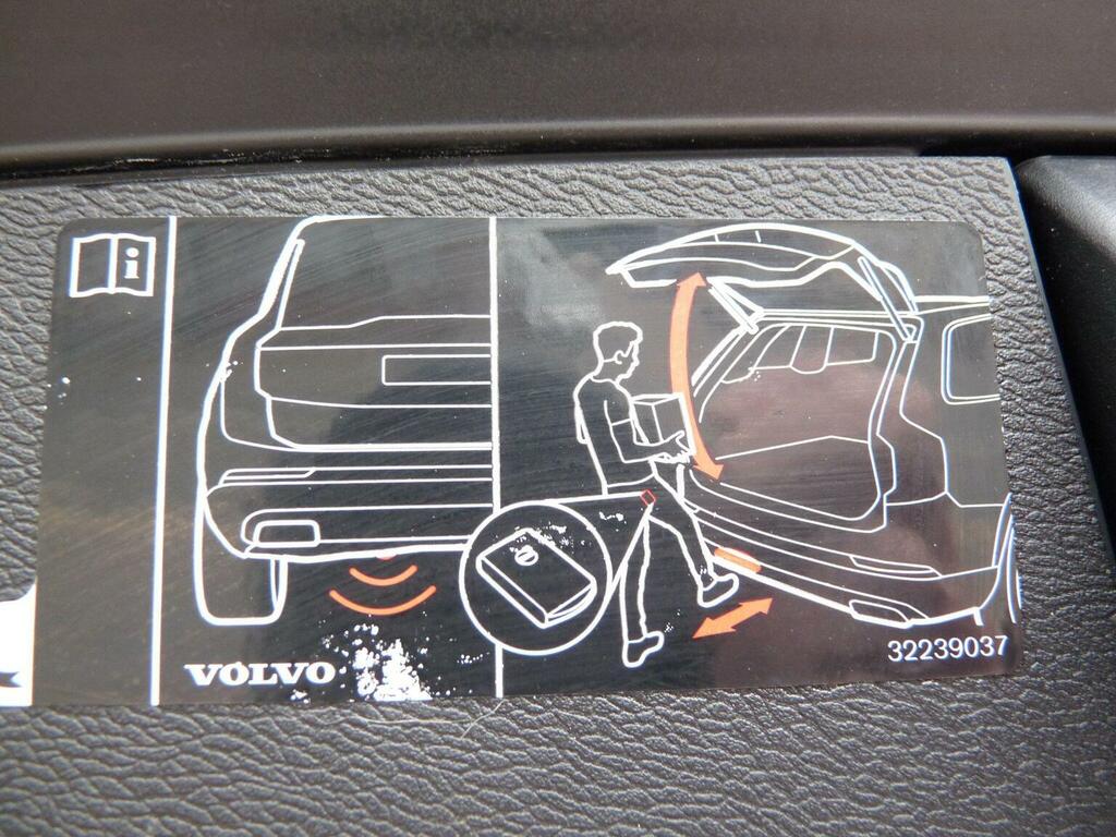 Volvo XC60 Silver #40