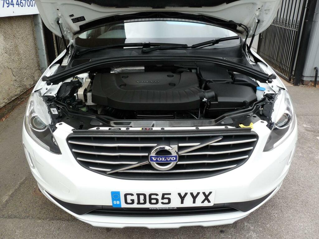 Volvo XC60 D4 181 R Design Black #40