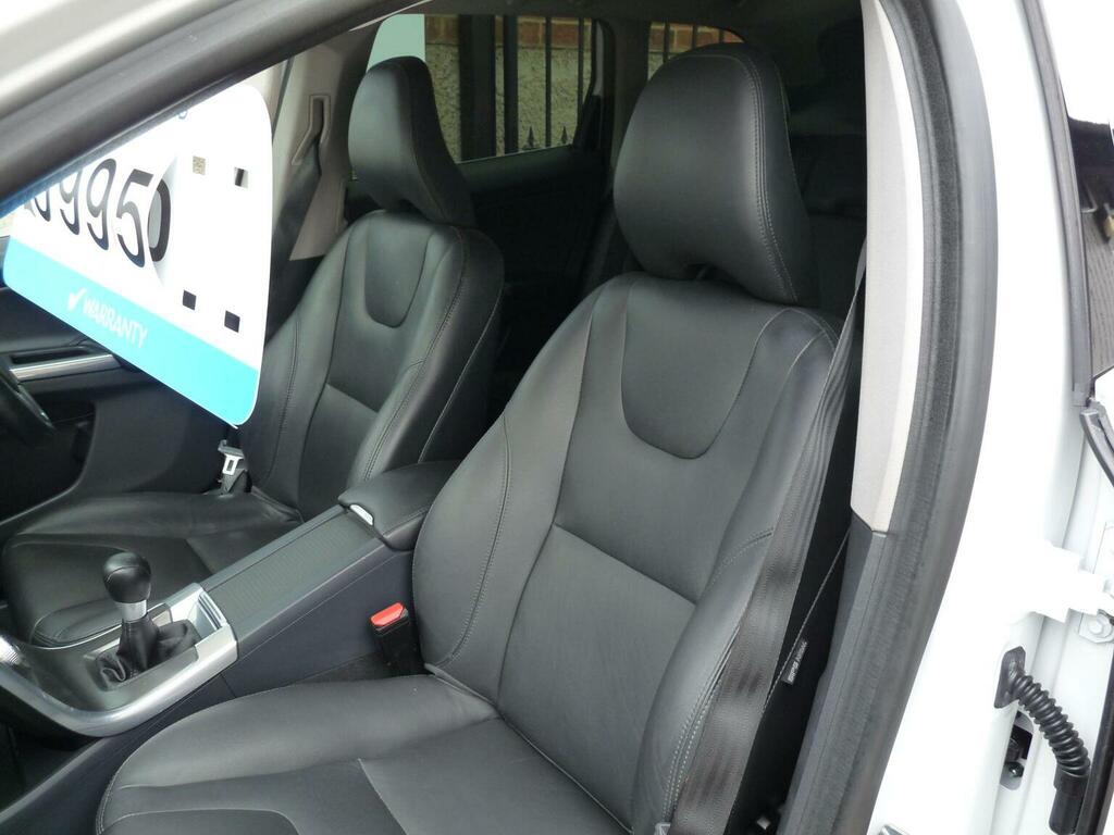 Volvo XC60 D4 181 R Design Black #25