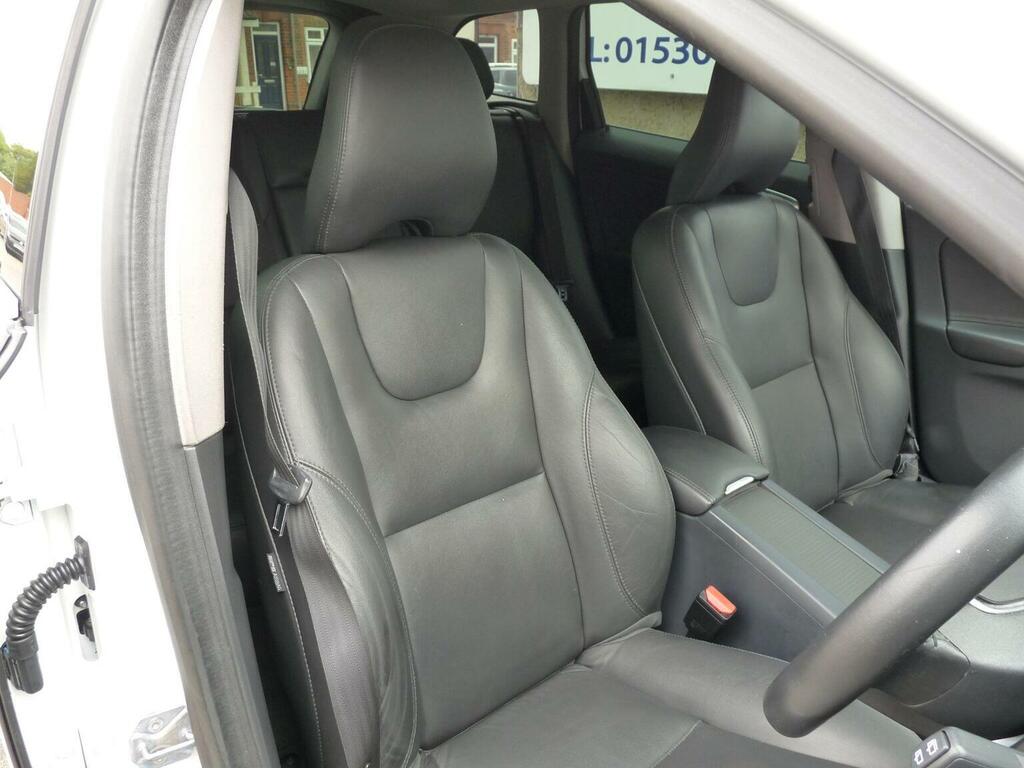 Volvo XC60 2.4 D5 Se Lux Nav Awd Euro 6 Ss White #4