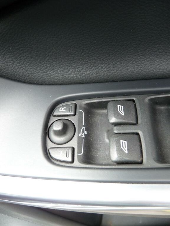 Volvo XC60 D4 181 R Design Black #20