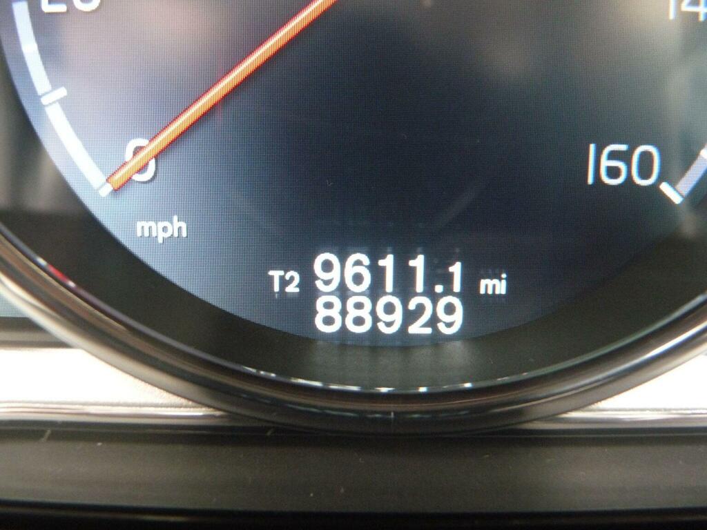 Volvo XC60 D4 181 R Design Black #24