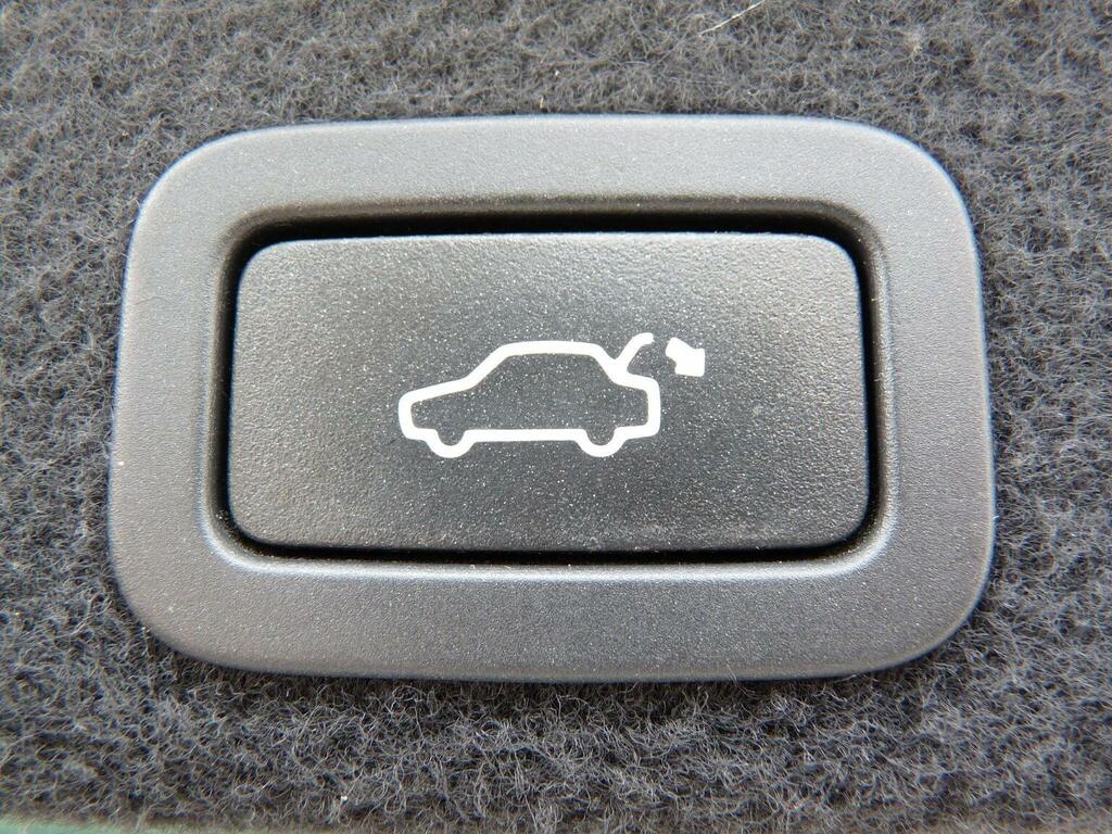 Volvo XC60 D4 181 R Design Black #34