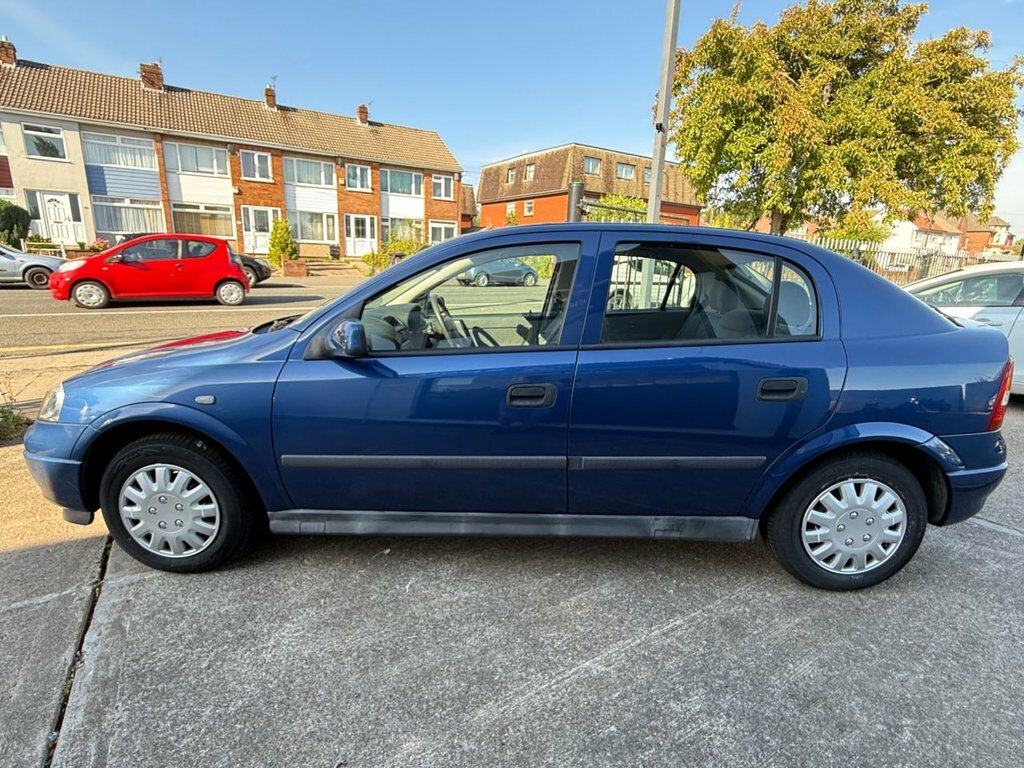 Vauxhall Astra Envoy Hatchback Blue #6