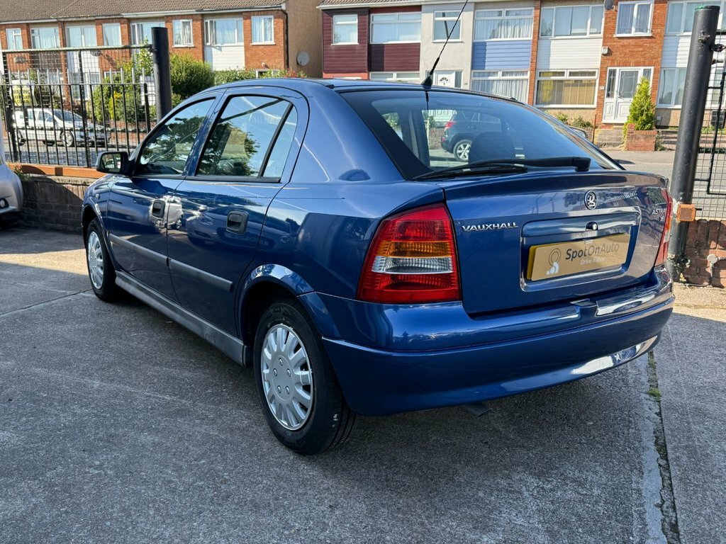 Vauxhall Astra Envoy Hatchback Blue #4