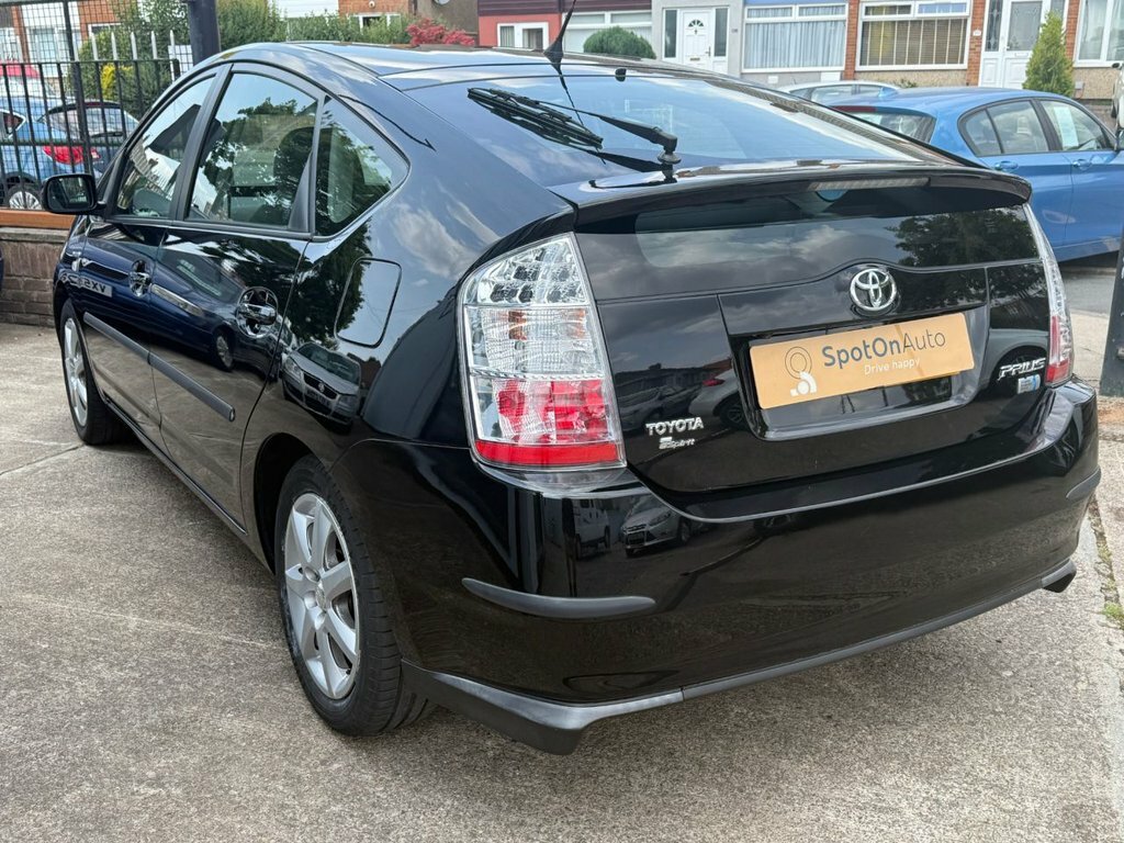 Toyota Prius T Spirit Hatchback Black #4