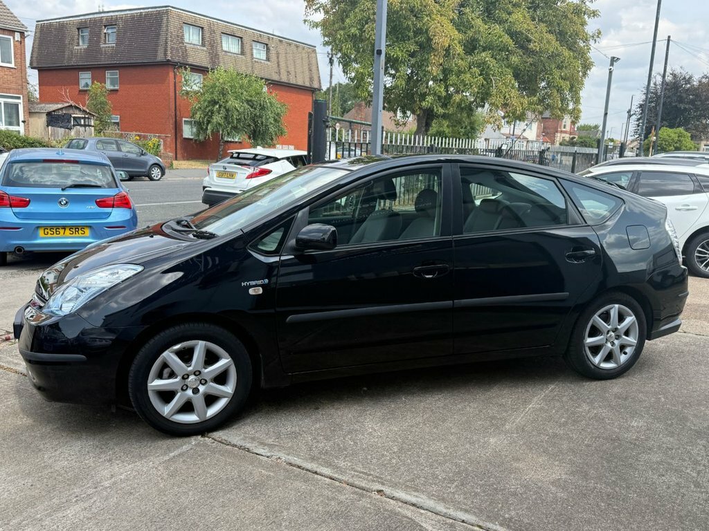 Toyota Prius T Spirit Hatchback Black #6