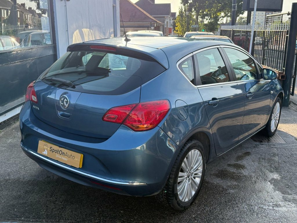 Vauxhall Astra 16V Excite Hatchback Blue #3