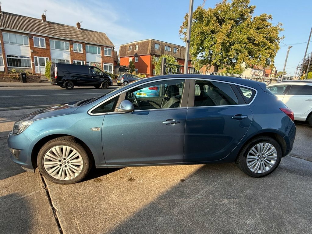 Vauxhall Astra 16V Excite Hatchback Blue #6