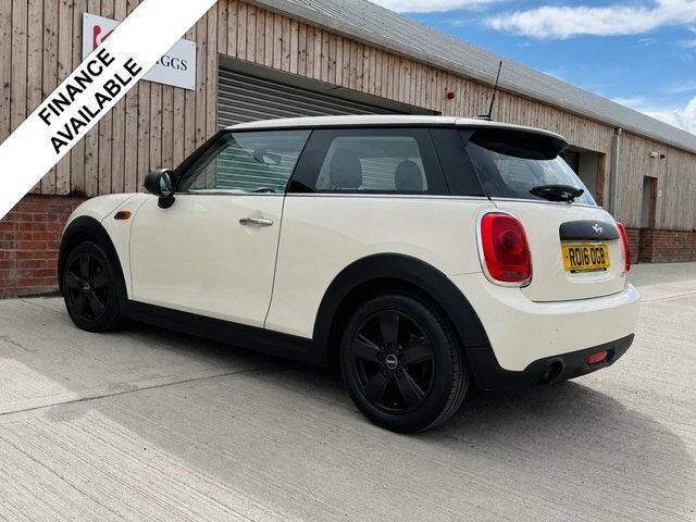 Mini Hatch 2016 1.2 One Hatchback Euro 6 S RO16OGB White #2