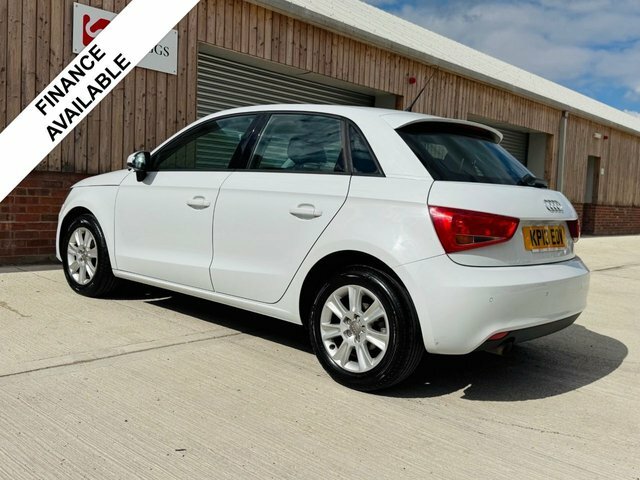 Audi A1 2013 1.6 Tdi Se Sportback Euro 5 White #2