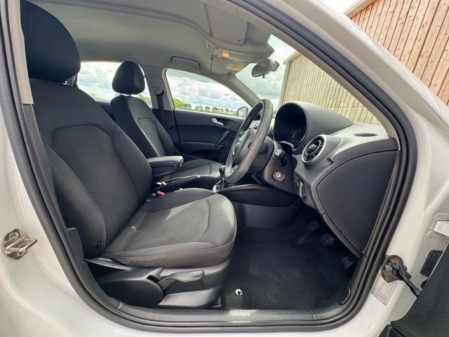 Audi A1 2013 1.6 Tdi Se Sportback Euro 5 White #6