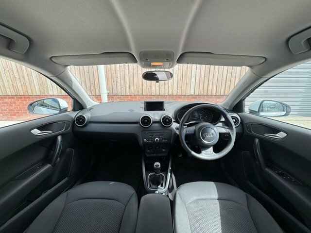 Audi A1 2013 1.6 Tdi Se Sportback Euro 5 White #3