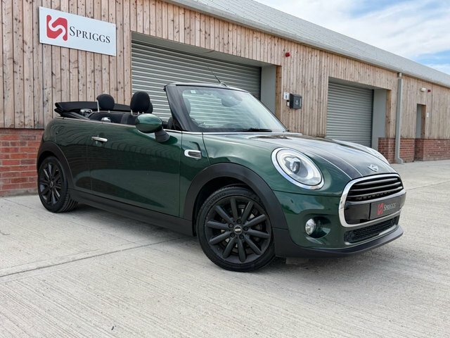Mini Convertible 2017 1.5 Cooper Convertible Euro Green