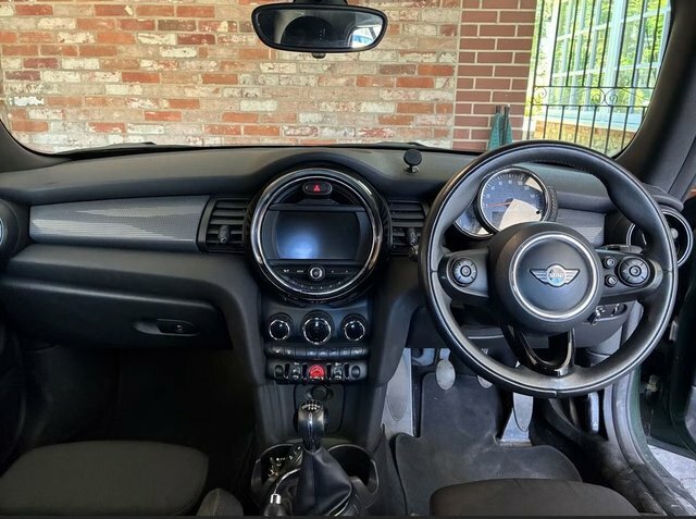Mini Convertible 2017 1.5 Cooper Convertible Euro Green #3