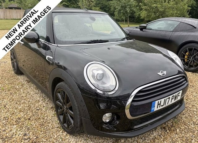 Mini Convertible 2017 1.5 Cooper Convertible Euro Black