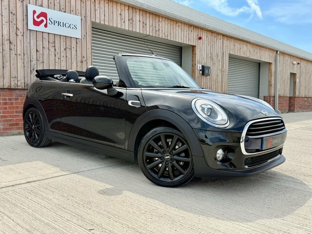 Mini Convertible 2017 1.5 Cooper Convertible Euro Black