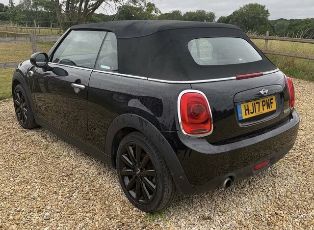 Mini Convertible 2017 1.5 Cooper Convertible Euro Black #2