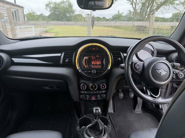 Mini Convertible 2017 1.5 Cooper Convertible Euro Black #3