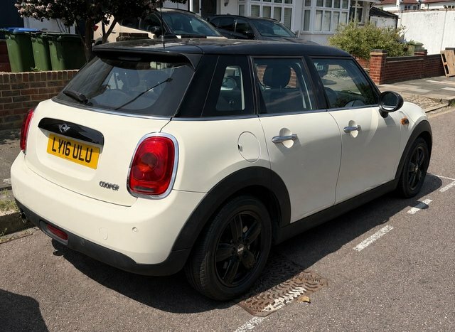 Mini Hatch 2016 1.5 Cooper Hatchback Euro 6 LY16ULU White #2