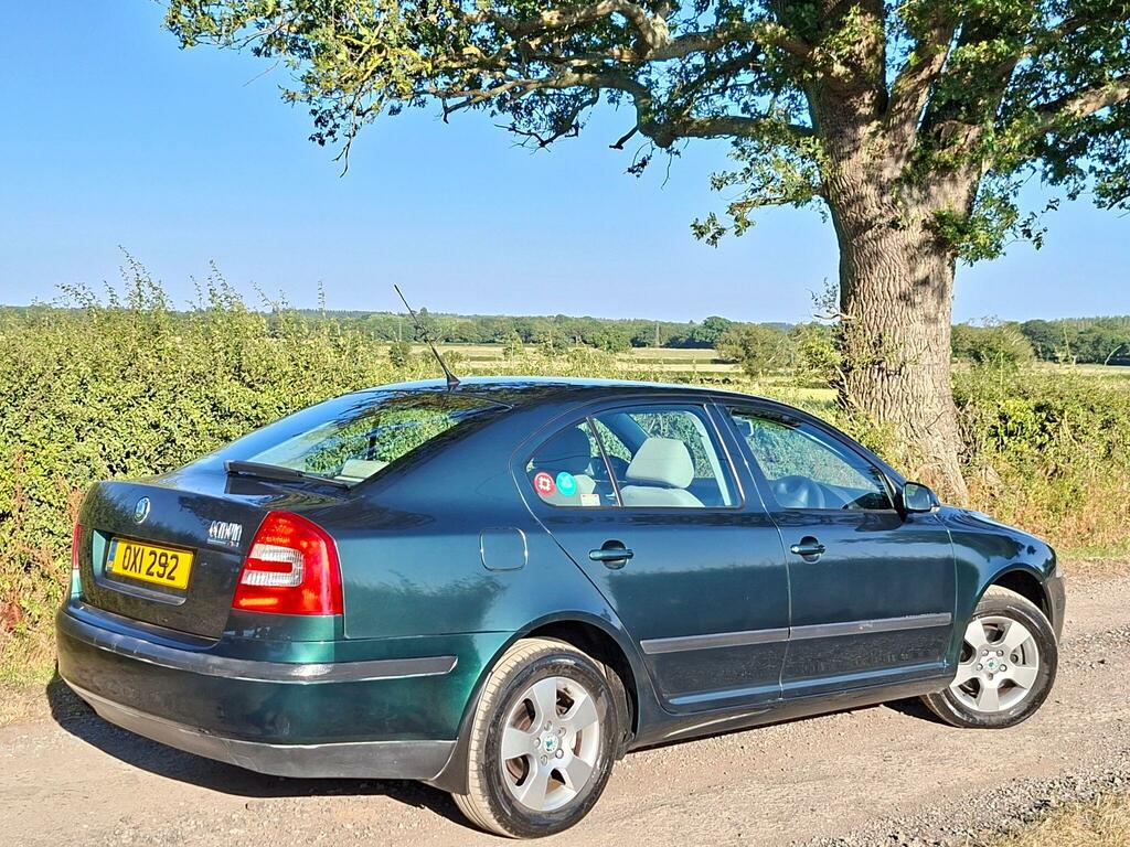 Skoda Octavia 2.0 Fsi Ambiente Tiptronic Euro 4 Green #4