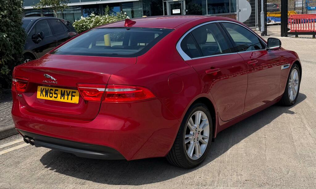 Jaguar XE 2.0D Prestige Euro 6 Ss Red #5