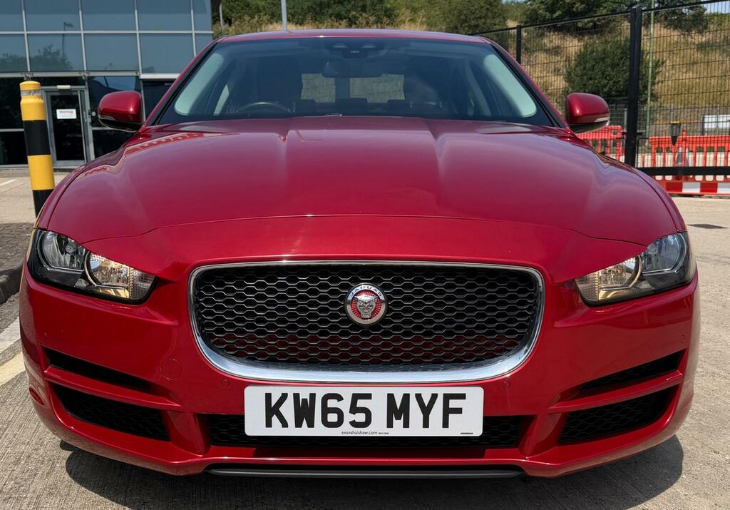 Jaguar XE 2.0D Prestige Euro 6 Ss Red #2