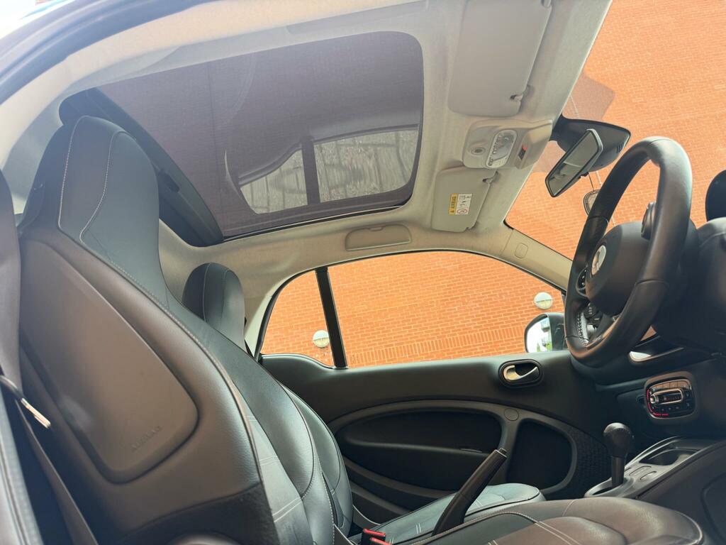 Smart Fortwo 0.9 Disturbing London Edition Premium T 90 Bhp Black #23