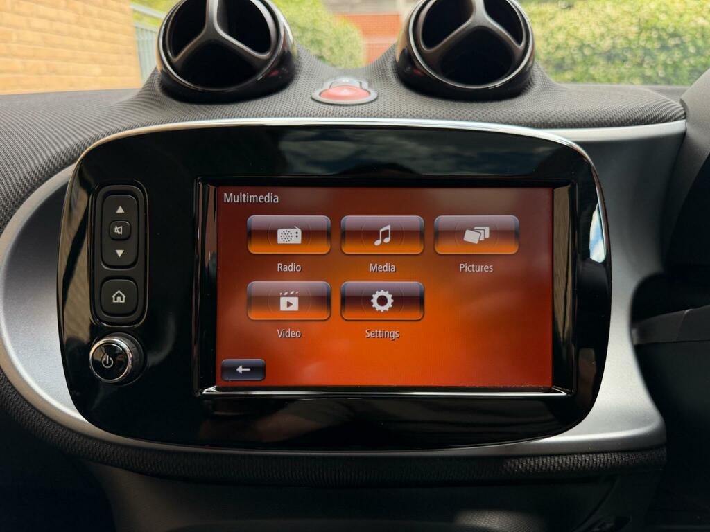 Smart Fortwo 0.9 Disturbing London Edition Premium T 90 Bhp Black #20