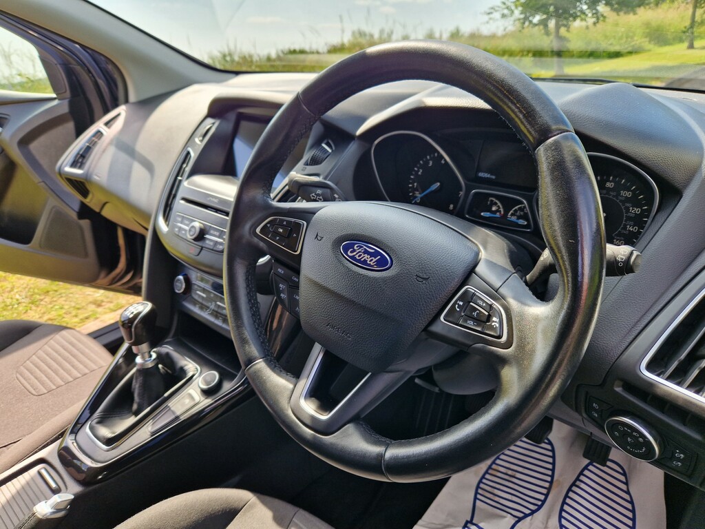 Ford Focus Titanium VK67GHV #4