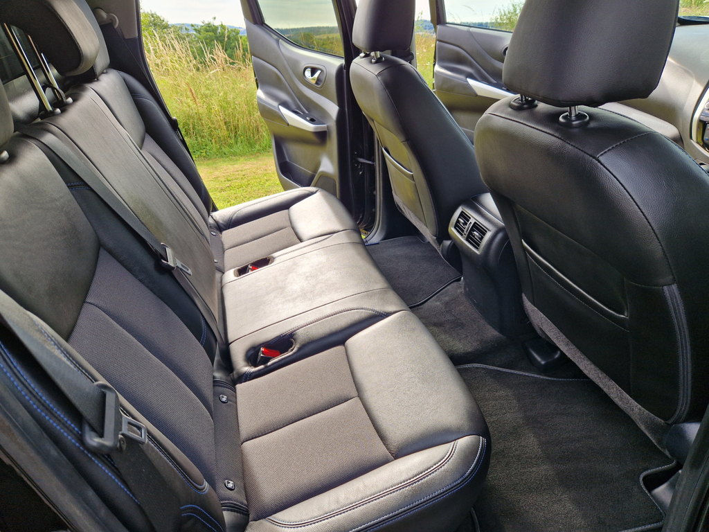 Nissan Navara Dci N-guard Shr Dcb With Sunroof White #10