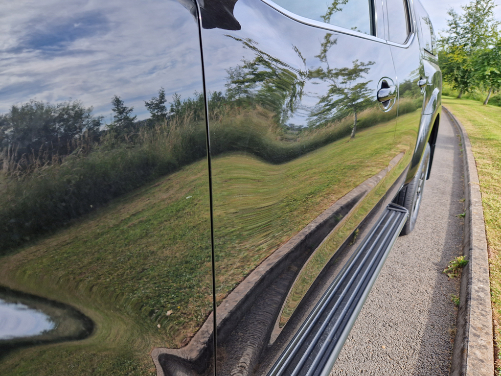 Nissan Navara Dci N-guard Shr Dcb With Sunroof White #17